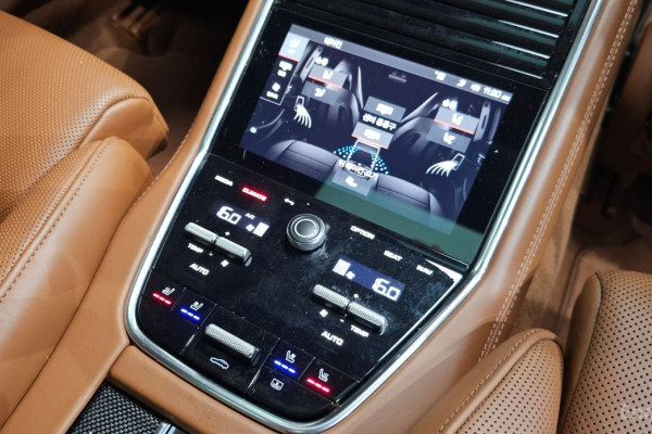 2021 Porsche Panamera с пробегом 19 457 км