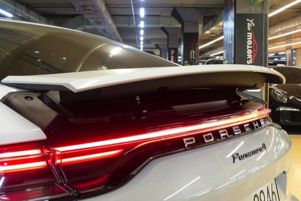 2022 Porsche Panamera с пробегом 42 000 км