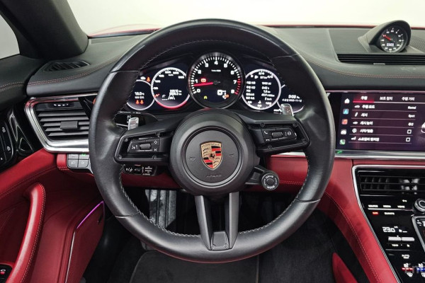 2022 Porsche Panamera с пробегом 22 515 км