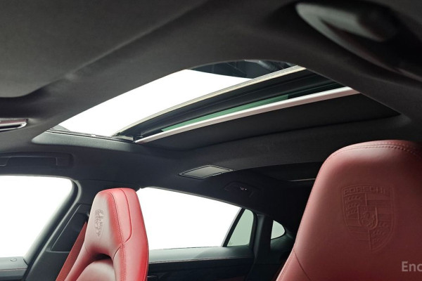 2022 Porsche Panamera с пробегом 22 515 км