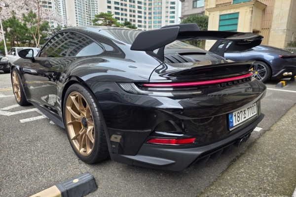 2022 Porsche 911 с пробегом 4 999 км