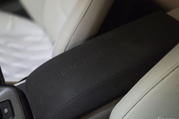 2022 Porsche 911 с пробегом 21 000 км