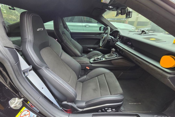 2022 Porsche 911 с пробегом 4 999 км