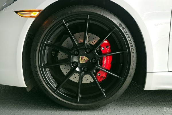 2022 Porsche 718 Spyder с пробегом 14 041 км