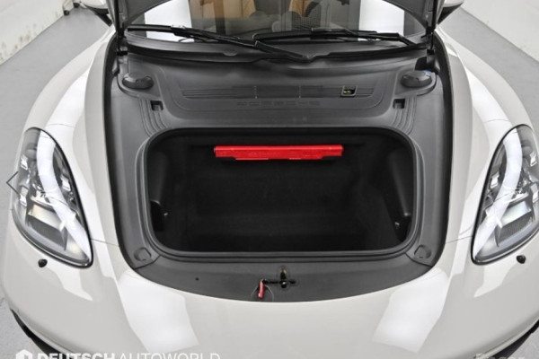 2023 Porsche 718 Spyder с пробегом 15 946 км