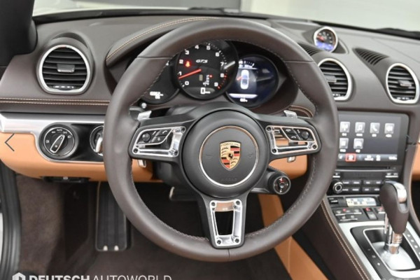 2023 Porsche 718 Spyder с пробегом 15 946 км