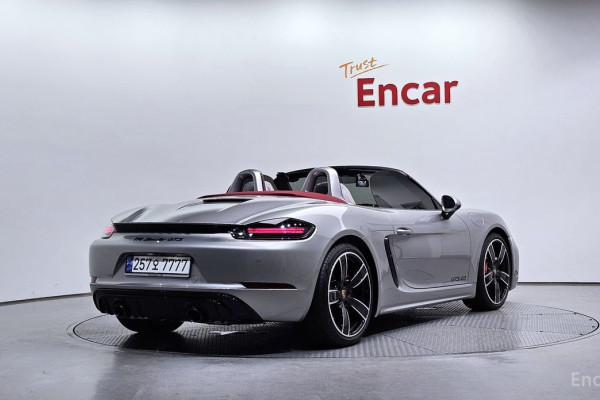 2023 Porsche 718 Spyder с пробегом 760 км