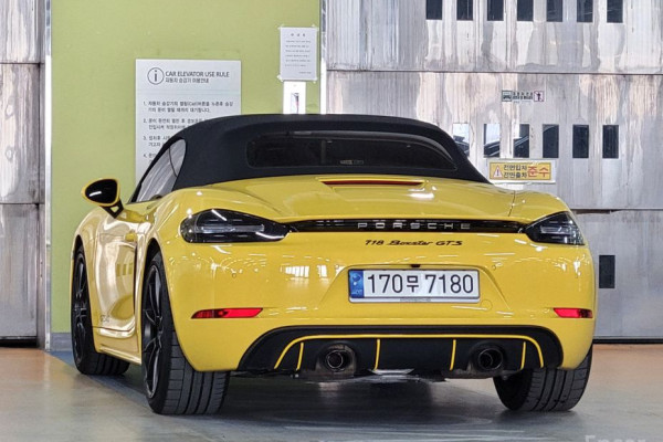 2022 Porsche 718 Spyder с пробегом 19 300 км