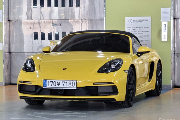 2022 Porsche 718 Spyder с пробегом 19 300 км
