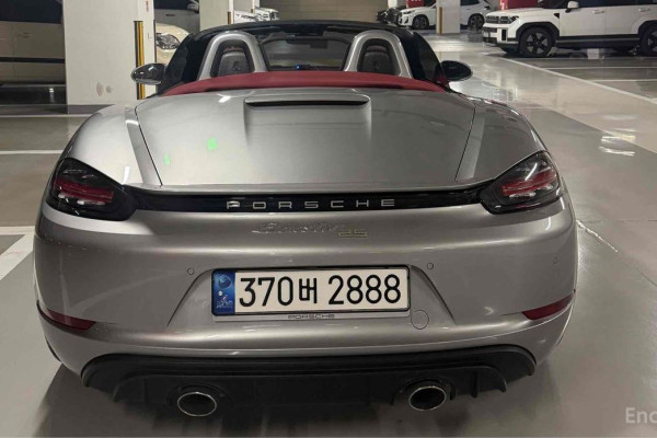 2021 Porsche 718 Spyder с пробегом 4 500 км