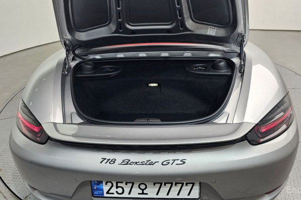 2023 Porsche 718 Spyder с пробегом 760 км