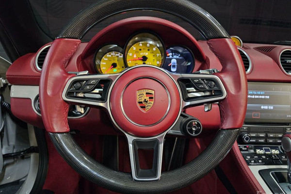 2023 Porsche 718 Spyder с пробегом 12 800 км