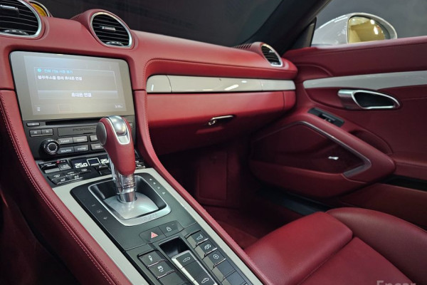 2023 Porsche 718 Spyder с пробегом 12 800 км