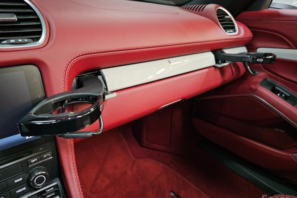 2023 Porsche 718 Spyder с пробегом 12 800 км