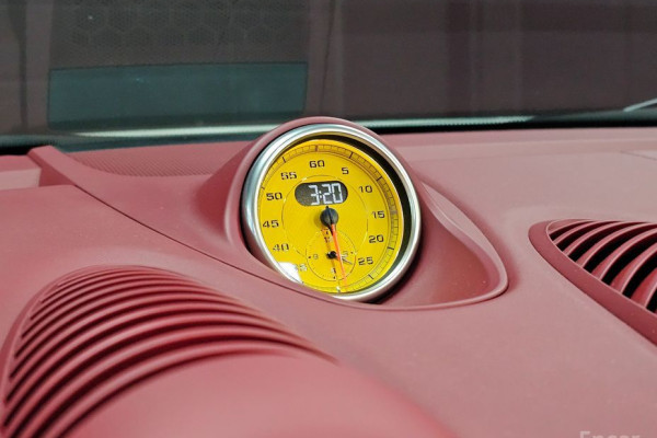 2023 Porsche 718 Spyder с пробегом 12 800 км