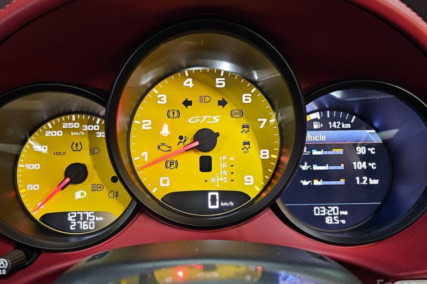 2023 Porsche 718 Spyder с пробегом 12 800 км