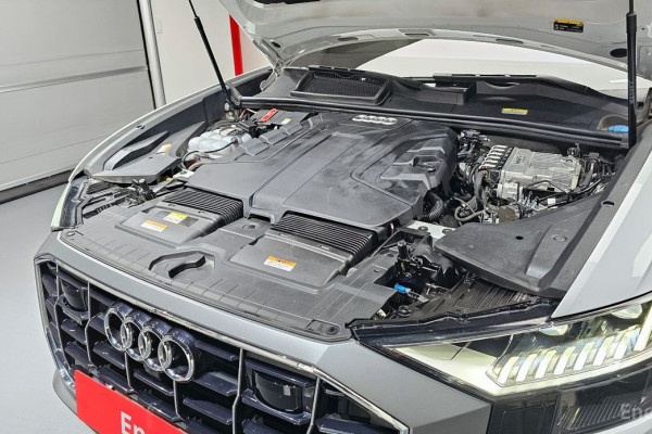 2021 Audi Q8 с пробегом 97 981 км