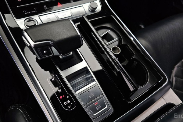 2021 Audi Q8 с пробегом 97 981 км