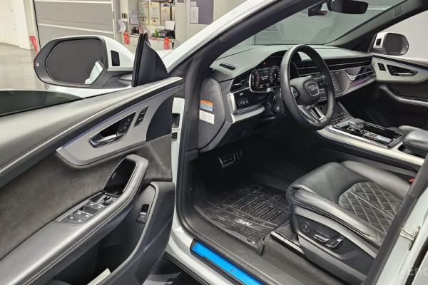 2021 Audi Q8 с пробегом 97 981 км