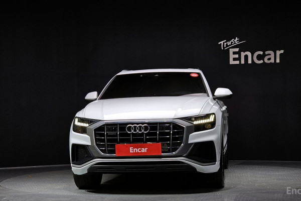 2020 Audi Q8 с пробегом 80 862 км
