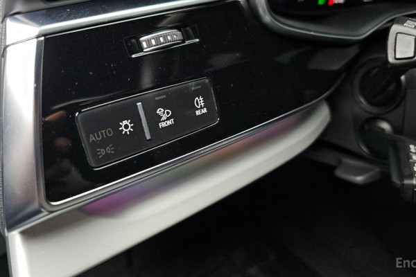 2021 Audi Q8 с пробегом 97 981 км