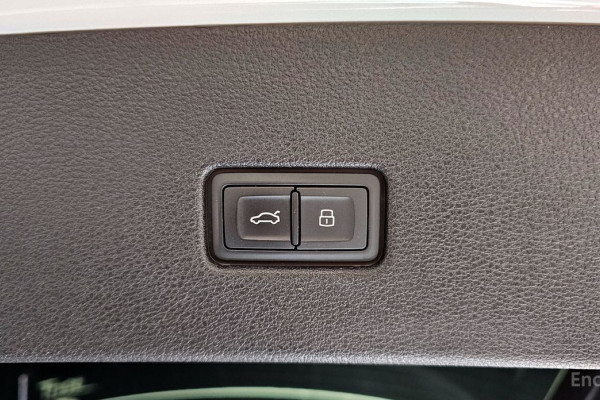 2021 Audi Q8 с пробегом 97 981 км