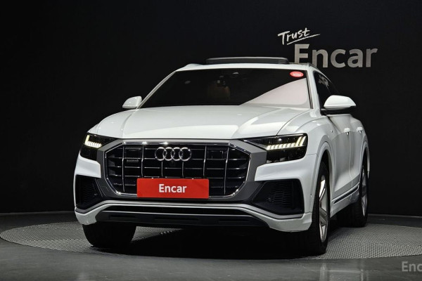 2021 Audi Q8 с пробегом 83 067 км