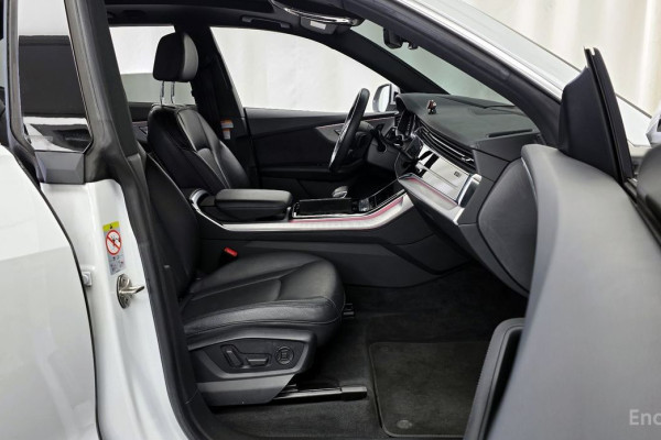 2020 Audi Q8 с пробегом 80 862 км