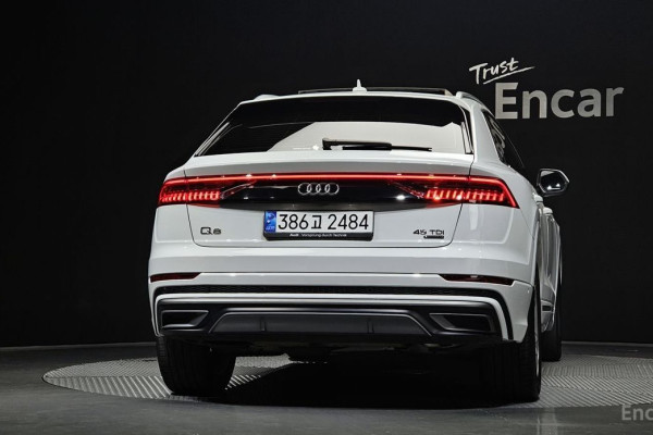 2021 Audi Q8 с пробегом 83 067 км