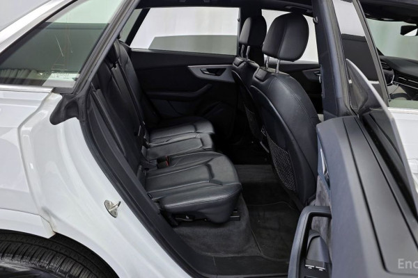 2020 Audi Q8 с пробегом 80 862 км