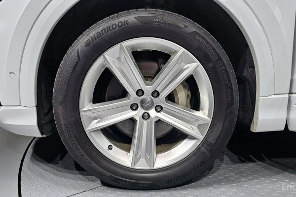 2021 Audi Q8 с пробегом 83 067 км