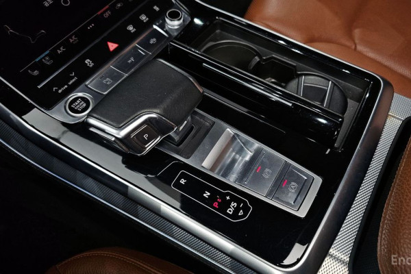 2021 Audi Q8 с пробегом 83 067 км