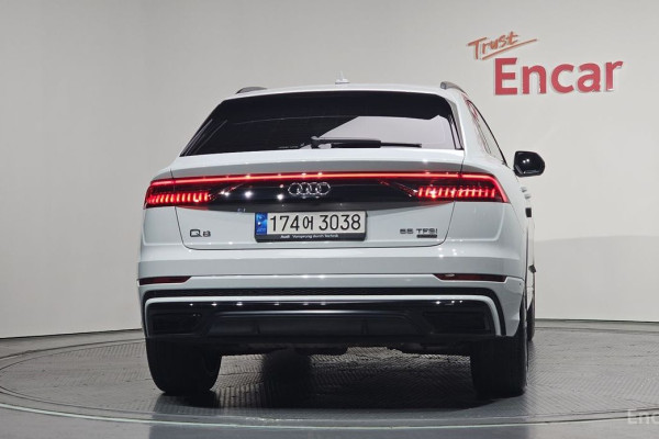 2022 Audi Q8 с пробегом 69 486 км