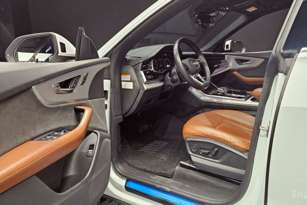 2021 Audi Q8 с пробегом 83 067 км