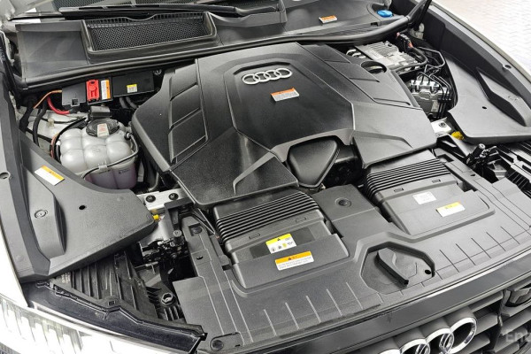 2022 Audi Q8 с пробегом 69 486 км