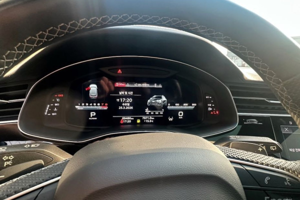 2022 Audi Q8 с пробегом 69 486 км