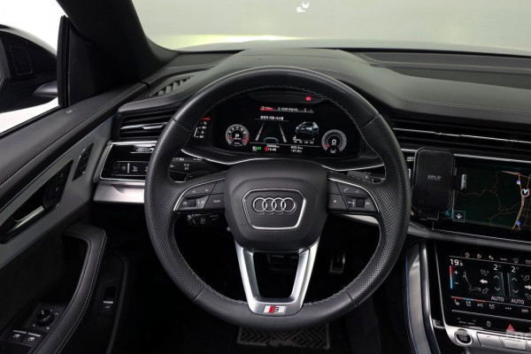 2022 Audi Q8 с пробегом 50 906 км