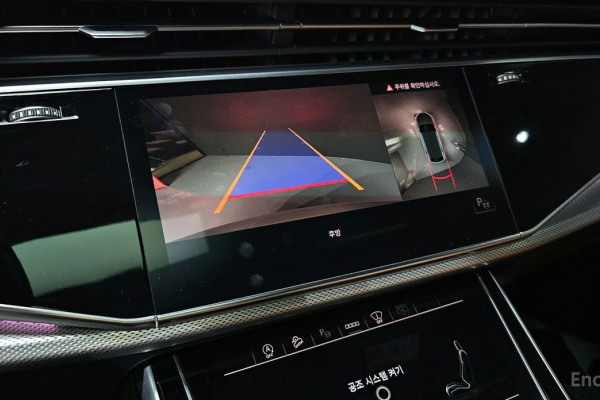 2021 Audi Q8 с пробегом 83 067 км