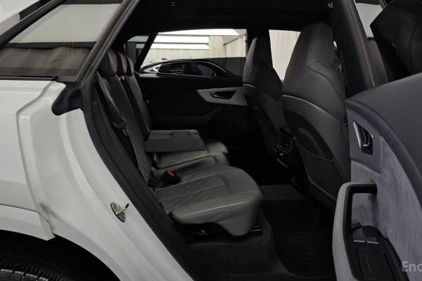 2022 Audi Q8 с пробегом 69 486 км