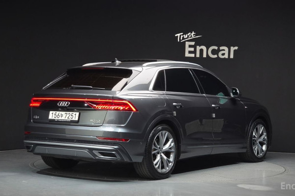 2021 Audi Q8 с пробегом 104 111 км