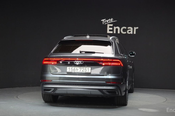 2021 Audi Q8 с пробегом 104 111 км