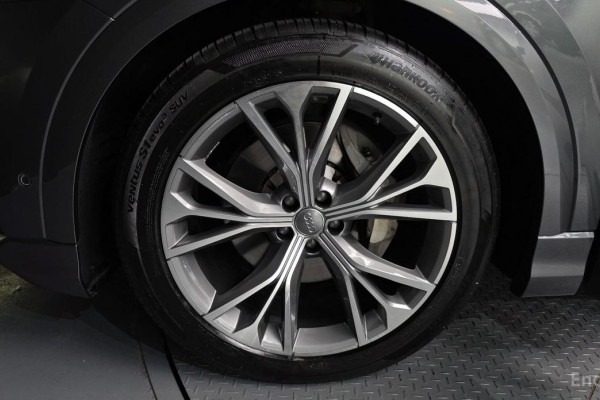 2021 Audi Q8 с пробегом 104 111 км