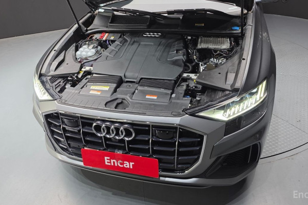 2021 Audi Q8 с пробегом 104 111 км