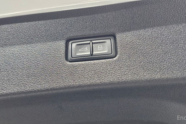 2021 Audi Q8 с пробегом 83 067 км