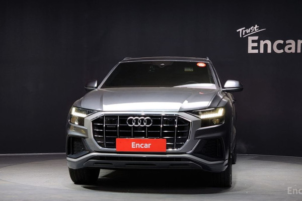 2020 Audi Q8 с пробегом 130 600 км