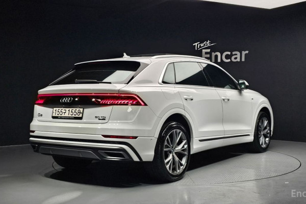 2020 Audi Q8 с пробегом 58 320 км