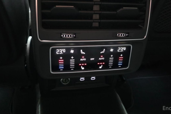 2021 Audi Q8 с пробегом 104 111 км