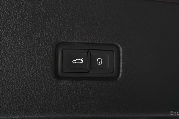 2021 Audi Q8 с пробегом 104 111 км