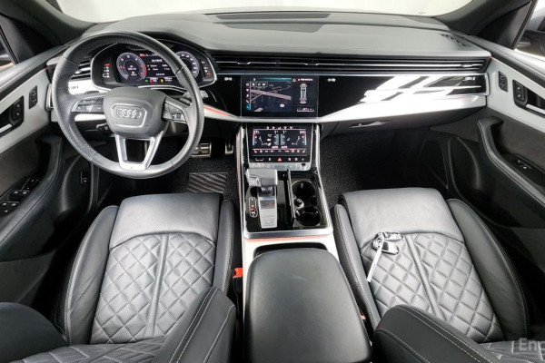 2020 Audi Q8 с пробегом 130 600 км