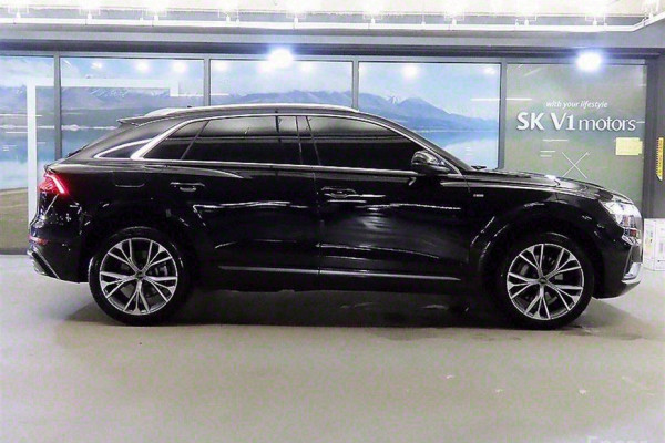 2021 Audi Q8 с пробегом 102 319 км